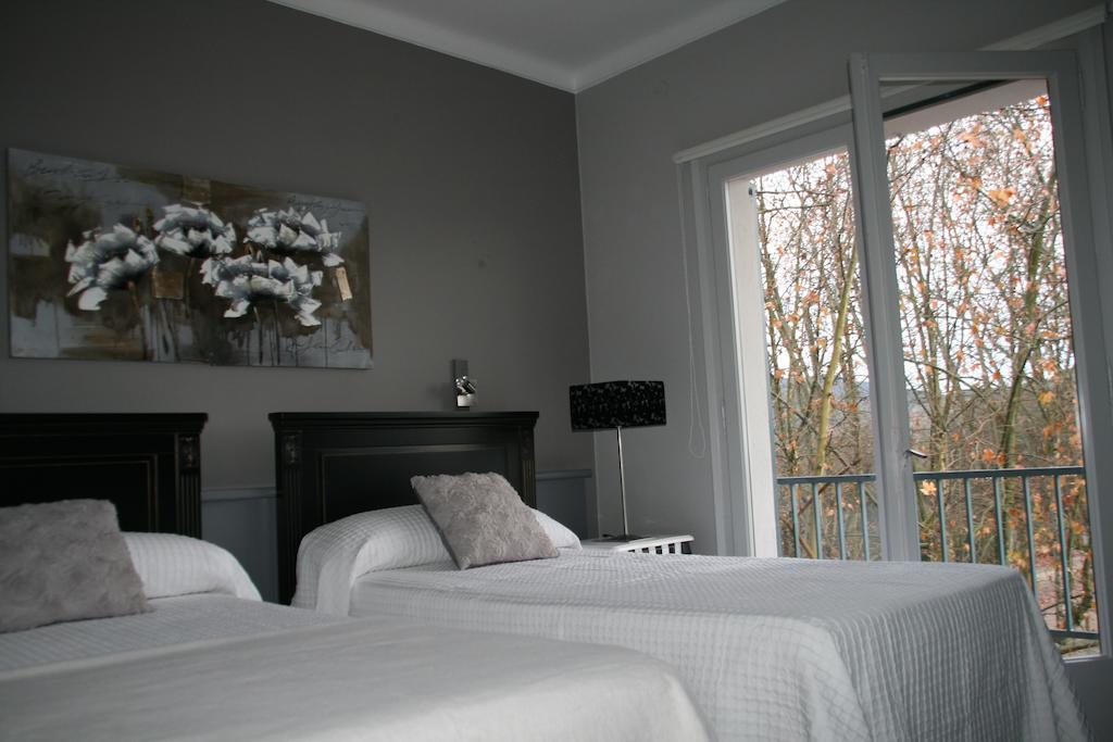 Hotel L'Ast Banyoles Exterior photo